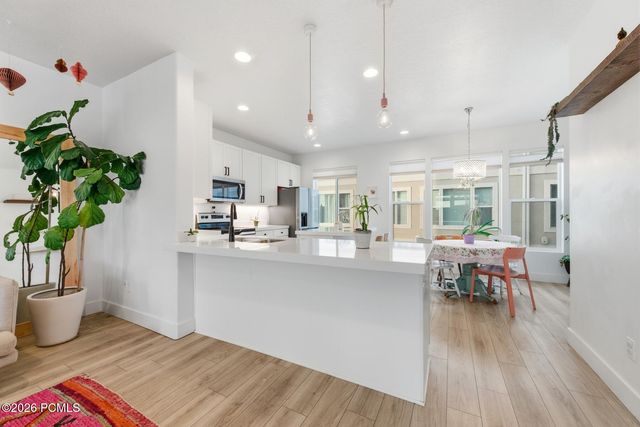 4752 S Hillhouse Cove, Murray, UT 84107