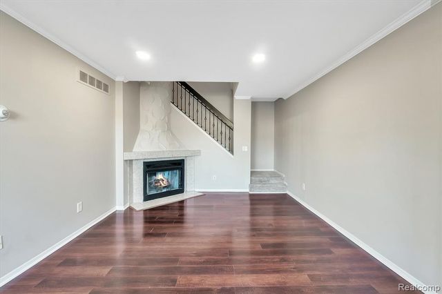 22224 Edgewater, Novi, MI 48375