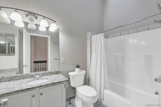 22224 Edgewater, Novi, MI 48375