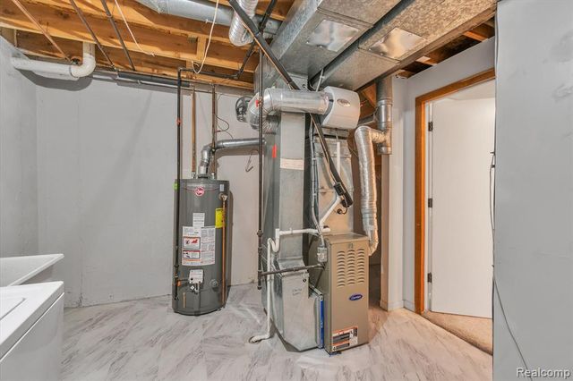 22224 Edgewater, Novi, MI 48375