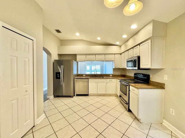 18112 CANAL POINTE STREET, Tampa, FL 33647