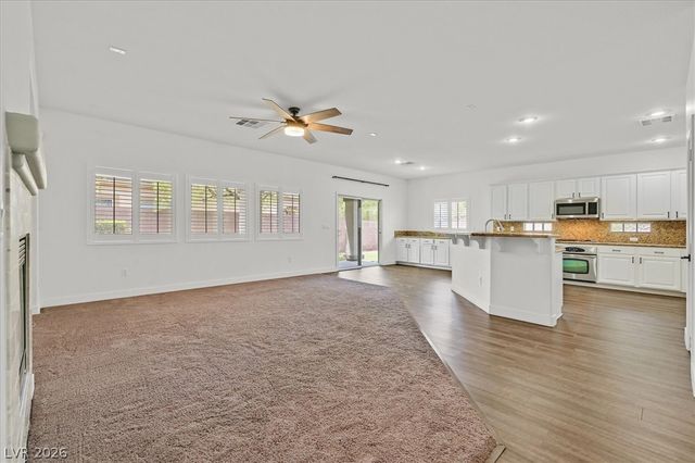 913 Hickory Park Street, Las Vegas, NV 89138