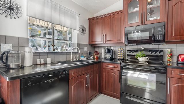 1720 SW 137th Way, Miramar, FL 33027