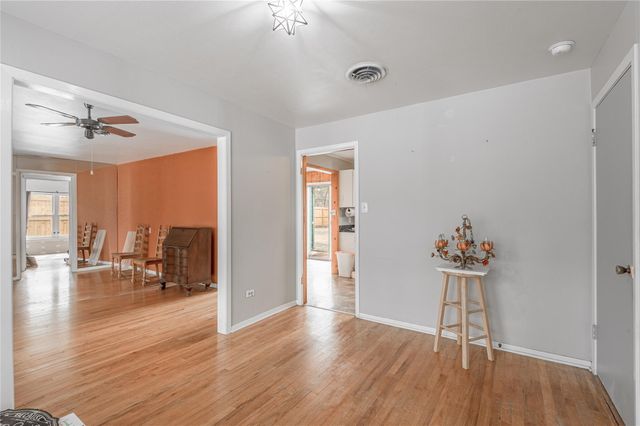 2026 Avenue Q, Huntsville, TX 77340