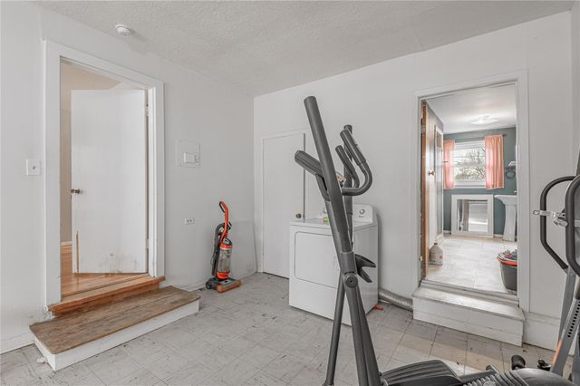 2026 Avenue Q, Huntsville, TX 77340