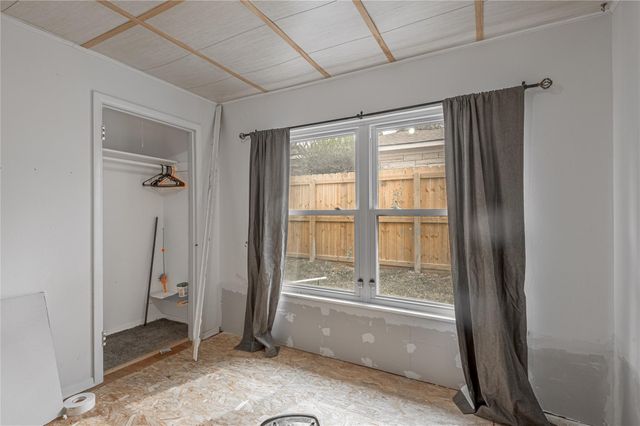 2026 Avenue Q, Huntsville, TX 77340