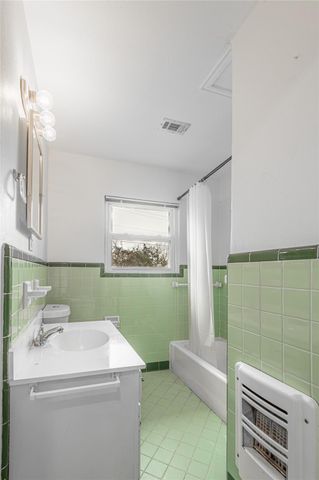 2026 Avenue Q, Huntsville, TX 77340