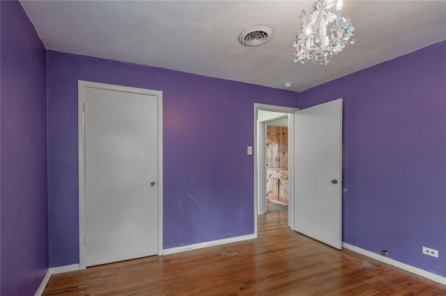 2026 Avenue Q, Huntsville, TX 77340