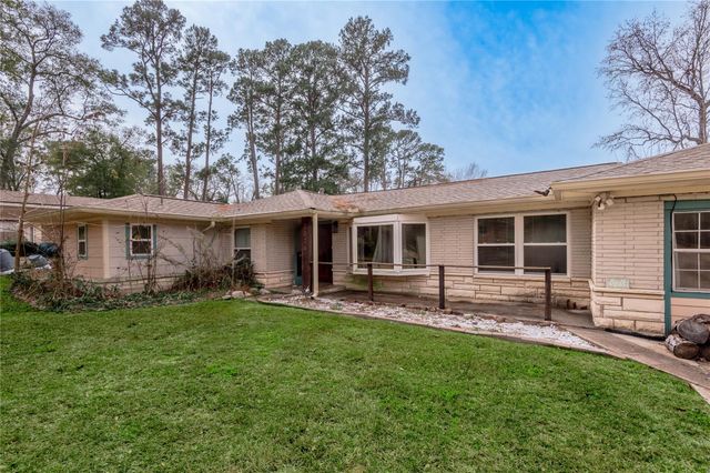 2026 Avenue Q, Huntsville, TX 77340