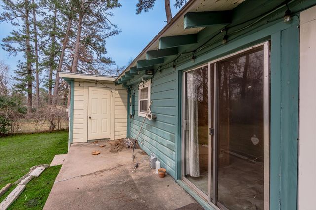 2026 Avenue Q, Huntsville, TX 77340