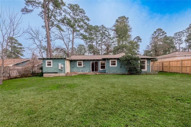 2026 Avenue Q, Huntsville, TX 77340