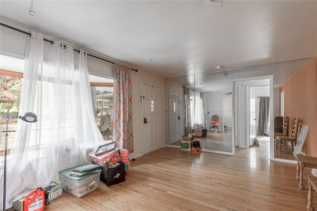 2026 Avenue Q, Huntsville, TX 77340