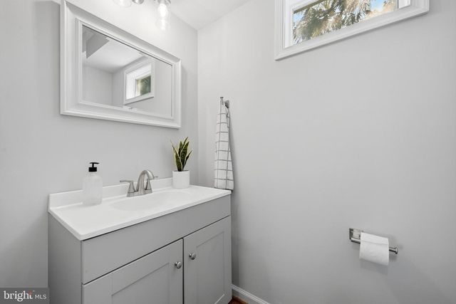 1719 EVARTS ST NE, Washington, DC 20018