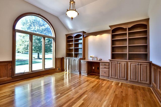 913 Rosewood Drive, Villa Hills, KY 41017