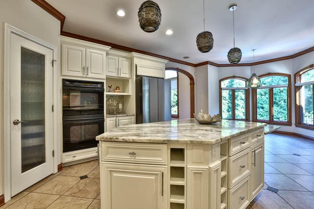 913 Rosewood Drive, Villa Hills, KY 41017