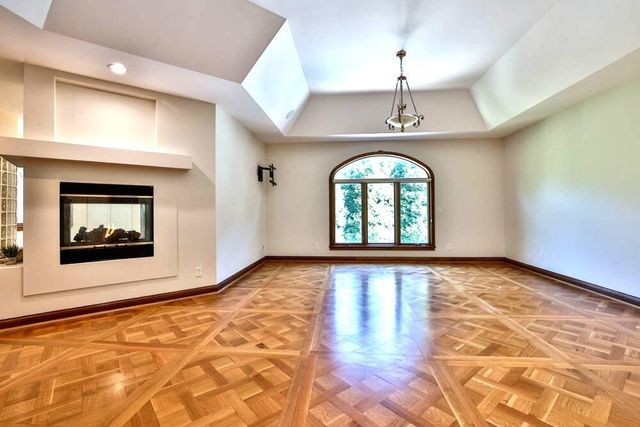 913 Rosewood Drive, Villa Hills, KY 41017