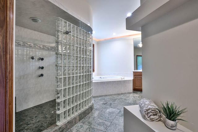 913 Rosewood Drive, Villa Hills, KY 41017