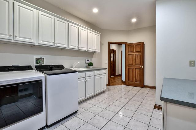 913 Rosewood Drive, Villa Hills, KY 41017