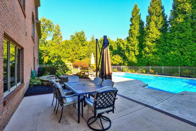 913 Rosewood Drive, Villa Hills, KY 41017