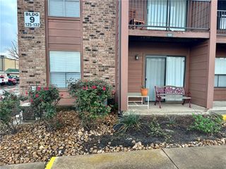 904 University Oaks Boulevard 131, College Station, TX 77840