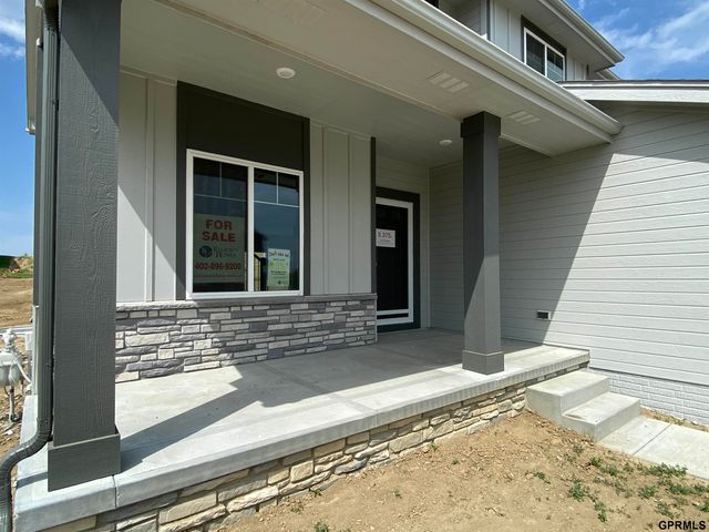 10926 Hardwood Drive, Papillion, NE 68046