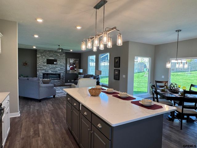 10926 Hardwood Drive, Papillion, NE 68046