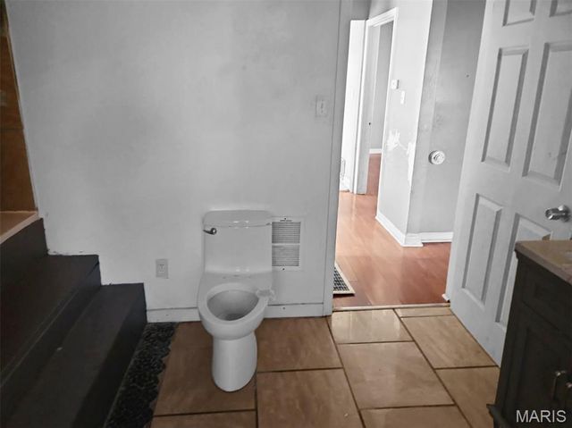 6219 Julian Avenue, University City, MO 63133