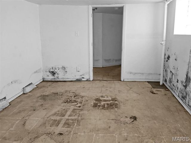 6219 Julian Avenue, University City, MO 63133