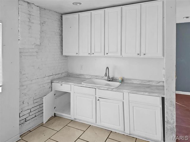 6219 Julian Avenue, University City, MO 63133