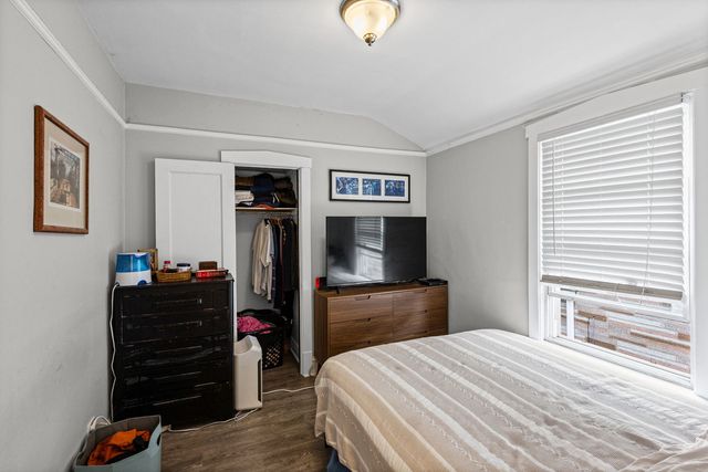 5725 W Giddings Street, Chicago, IL 60630
