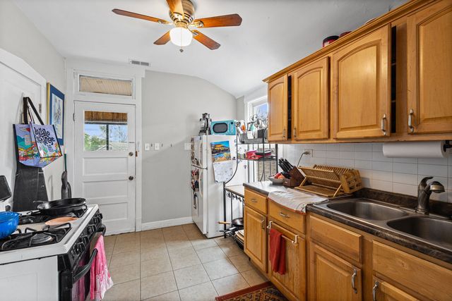 5725 W Giddings Street, Chicago, IL 60630