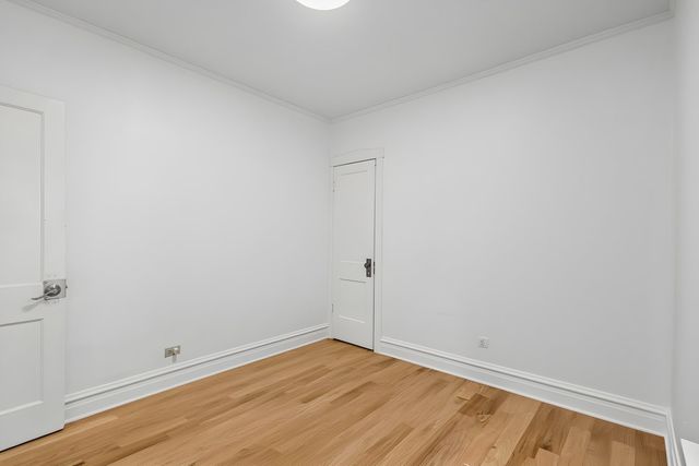 5725 W Giddings Street, Chicago, IL 60630