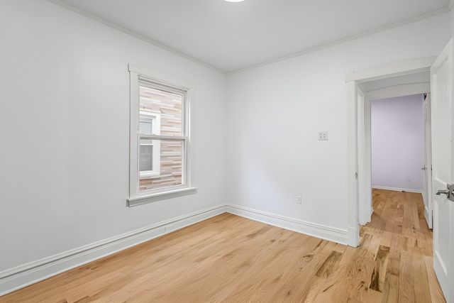 5725 W Giddings Street, Chicago, IL 60630