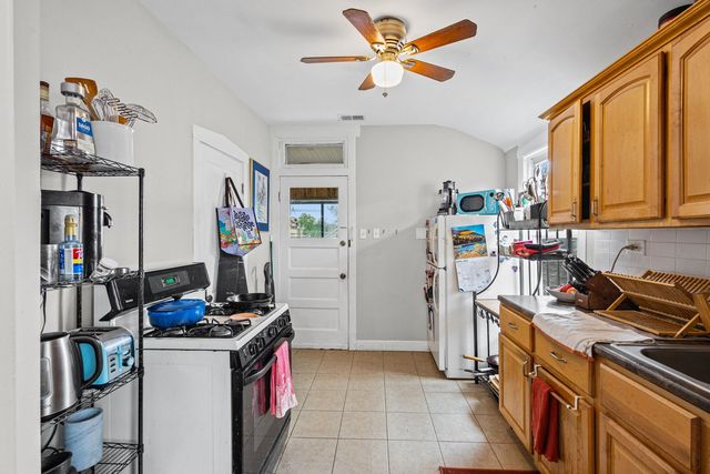 5725 W Giddings Street, Chicago, IL 60630
