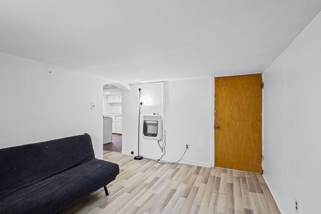 5725 W Giddings Street, Chicago, IL 60630