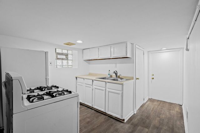 5725 W Giddings Street, Chicago, IL 60630