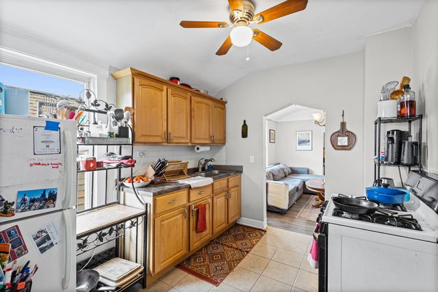 5725 W Giddings Street, Chicago, IL 60630