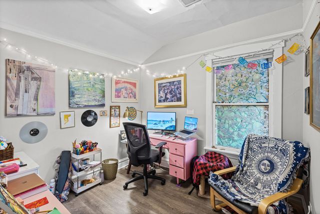 5725 W Giddings Street, Chicago, IL 60630