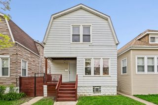 5725 W Giddings Street, Chicago, IL 60630