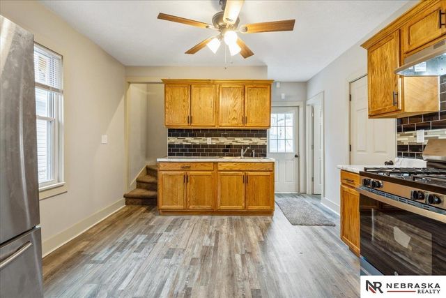 1330 S 21st Street, Omaha, NE 68107