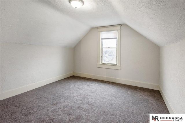 1330 S 21st Street, Omaha, NE 68107