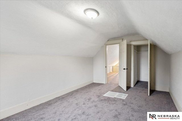 1330 S 21st Street, Omaha, NE 68107