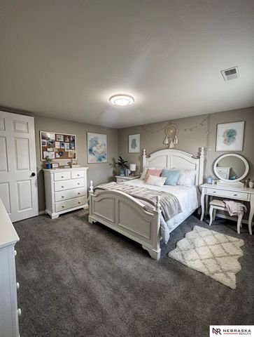 1330 S 21st Street, Omaha, NE 68107