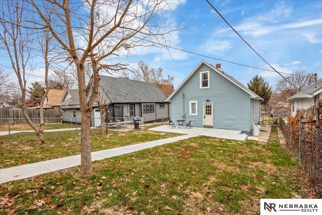 1330 S 21st Street, Omaha, NE 68107