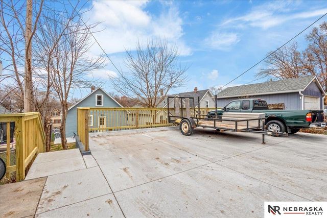 1330 S 21st Street, Omaha, NE 68107