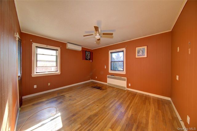 984 Shelburne Drive, Franklin Square, NY 11010