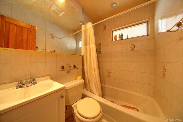 984 Shelburne Drive, Franklin Square, NY 11010