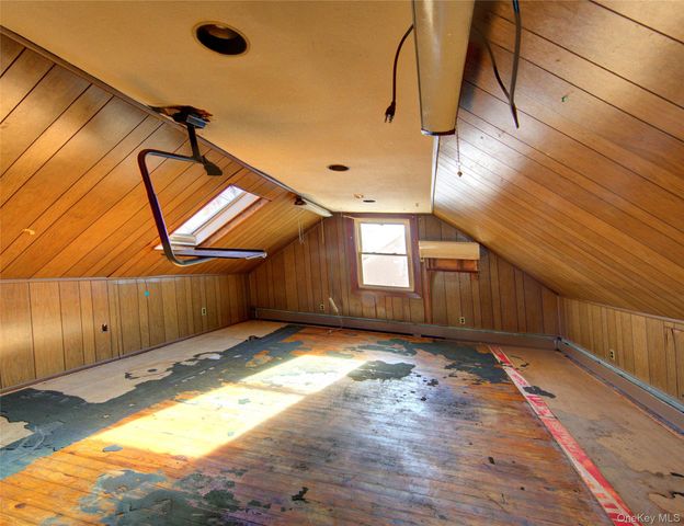 984 Shelburne Drive, Franklin Square, NY 11010