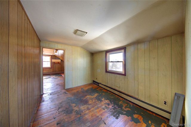 984 Shelburne Drive, Franklin Square, NY 11010