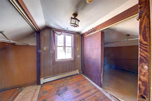 984 Shelburne Drive, Franklin Square, NY 11010